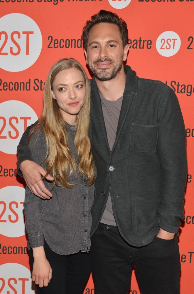


Amanda Seyfried and Thomas Sadoski