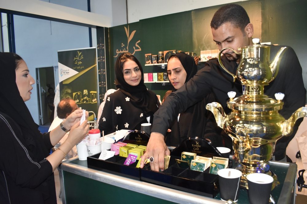 US consul general tours FoodEx