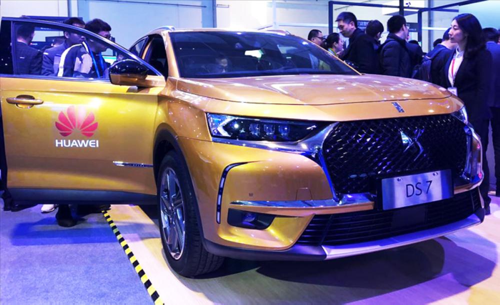 DS 7 debuts as the first car featuring Huawei Connected Car Solution

