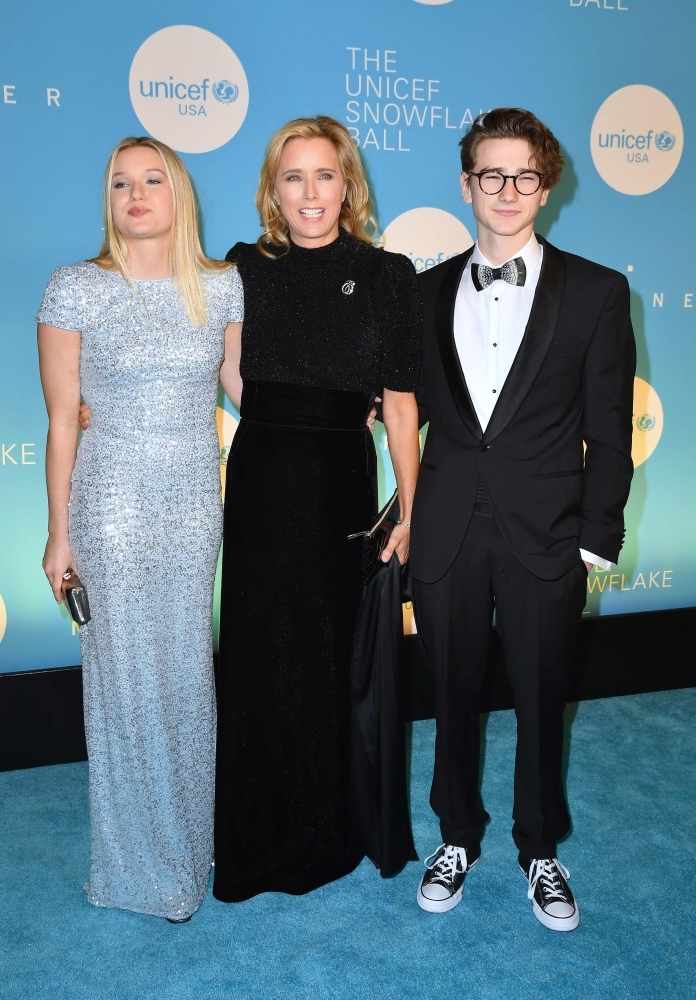 


(From L) Actress Barbara Bach, musician Ringo Starr and singer-songwriter Sheryl Crow attend the 14th Annual UNICEF Snowflake Ball in New York City. — AFP
