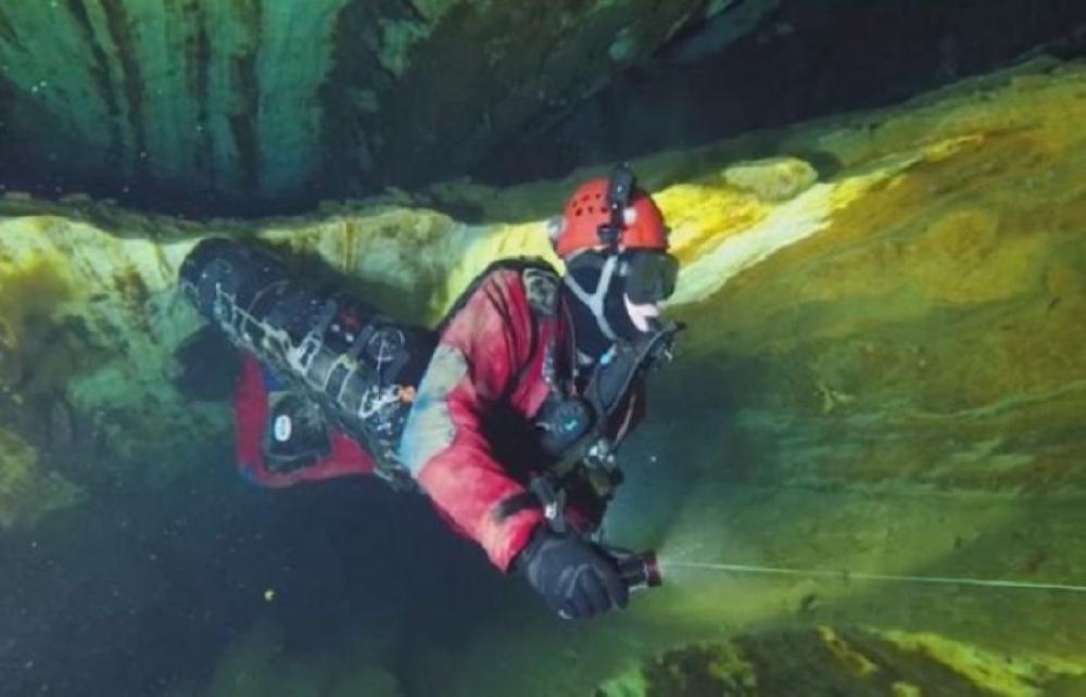 Now you can explore a cave without actually going into it