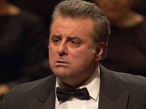 Italian tenor Marcello Giordani died of a heart attack at his home in Sicily.