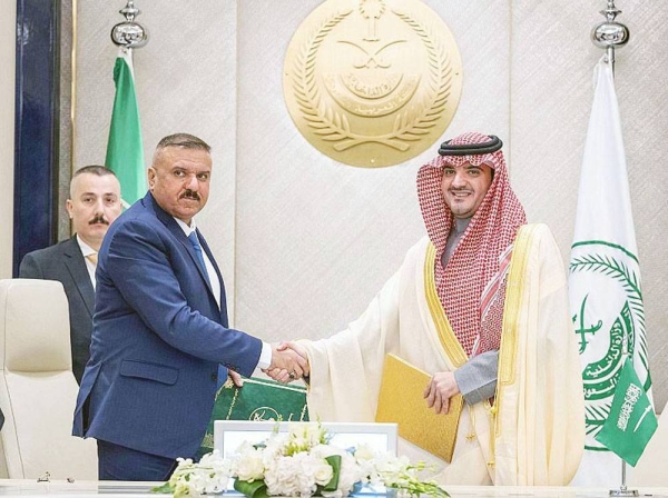 Minister of Interior Prince Abdulaziz Bin Saud Bin Naif held here Sunday official talks session with the Minister of Interior of the Republic of Iraq Lt. Gen. Abdulamir Kamel Al-Shammari. in Riyadh on Sunday.