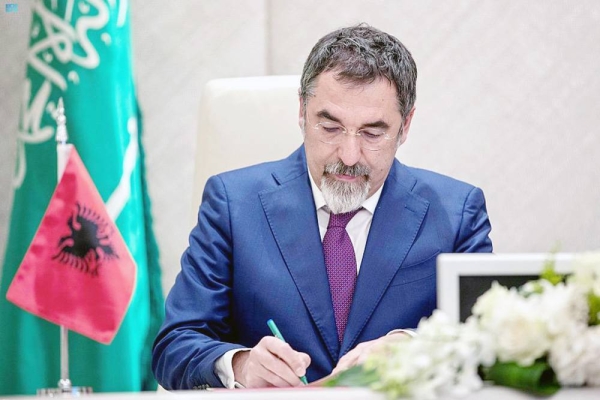 Minister of Interior Prince Abdulaziz Bin Saud Bin Naif met here Monday with the Interior Minister of Albania Bledar Cuçi.