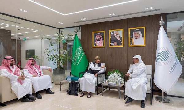 Deputy Governor of the General Authority of Foreign Trade (GAFT) Fareed Bin Saeed Al-Asaly and Chief Negotiator for Climate Agreements and Minister of Energy’s special adviser on sustainability Khalid Abuleif met with the Omani Sherpa to G20 and Advisor to the Minister of Commerce, Industry and Investment Promotion Pankaj Khimji and his accompanying delegation.