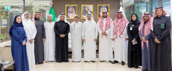 Deputy Governor of the General Authority of Foreign Trade (GAFT) Fareed Bin Saeed Al-Asaly and Chief Negotiator for Climate Agreements and Minister of Energy’s special adviser on sustainability Khalid Abuleif met with the Omani Sherpa to G20 and Advisor to the Minister of Commerce, Industry and Investment Promotion Pankaj Khimji and his accompanying delegation.