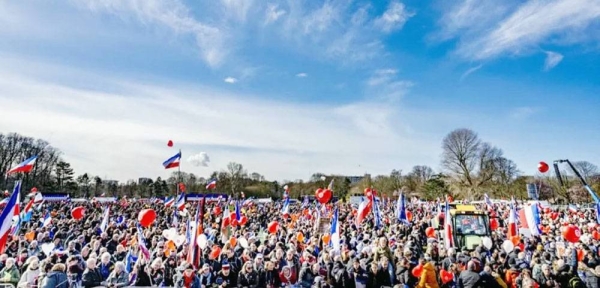 Members and supporters of the Farmers Defense Force (FDF) demonstrate against the government’s nitrogen policy in the Zuiderpark in The Hague. — courtesy Robin Utrecht/AFP