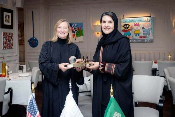 Rofaida Women’s Health Organization President Princess Moudi Bint Khalid and Cathy Easter, president and CEO of Houston Methodist Global Health Care Services renew the MoU for another three years.