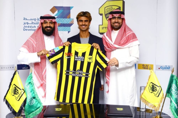 Saudi Arabia's Al-Ittihad Club has signed a three-year contract with Portuguese player Jota Filipe from Celtic.