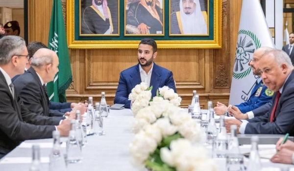 Saudi Minister of Defense Prince Khalid Bin Salman convened a meeting in Paris on Wednesday with leaders of major French industrial companies, during his official visit to France.