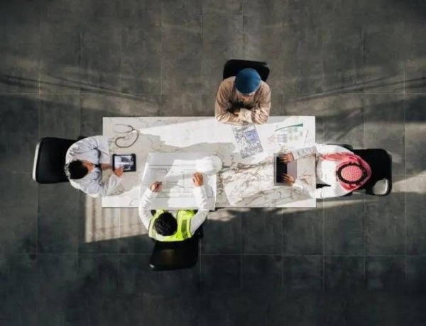 The most common risks to which workers are exposed to are standing for long periods of no less than four hours a day at a rate of 28.21 percent.