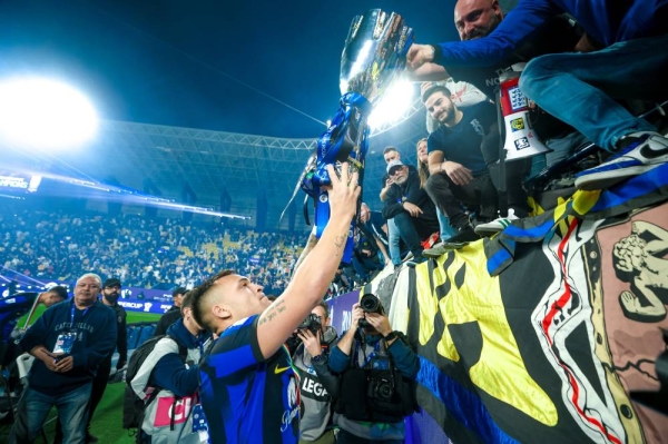 Martinez celebrated his decisive goal by running to the Inter fans, a gesture that was warmly received by the crowd and his teammates.