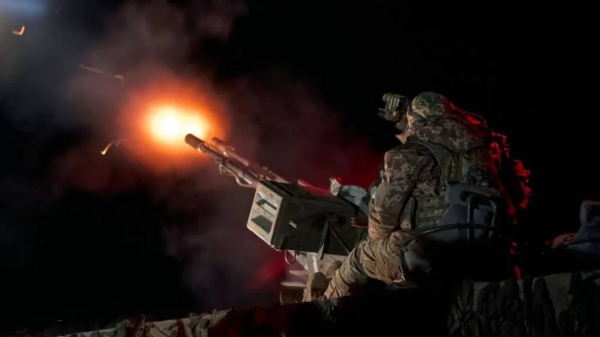 Ukraine gunner in action in an undisclosed location in Ukraine this week