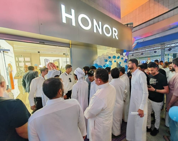 HONOR opens two HONOR exclusive service centers in Saudi Arabia to bring better customer experience
