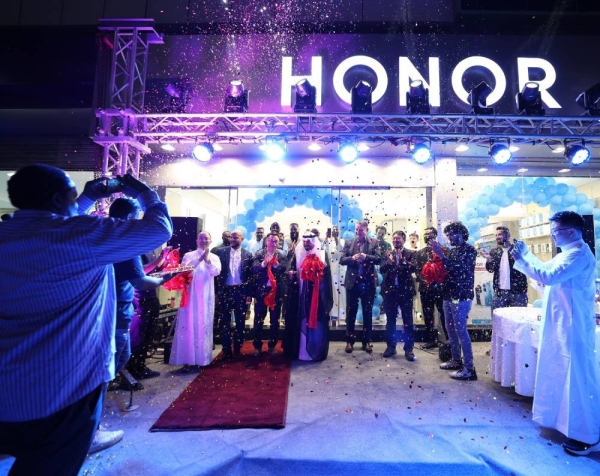 HONOR opens two HONOR exclusive service centers in Saudi Arabia to bring better customer experience