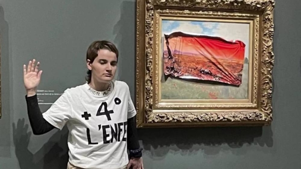 The campaigner from Riposte Alimentaire wore a t-shirt with the slogan ' 4° – hell'