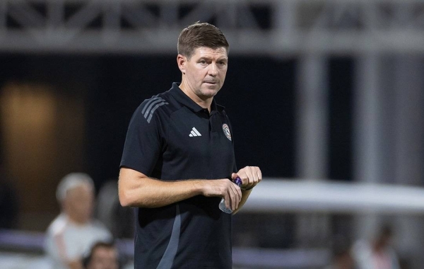 Steven Gerrard, the coach of Al Ettifaq, highlighted the tough playing conditions.