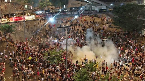 Protesters block Tel Aviv road, demand prisoner swap deal with Palestinians