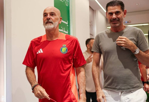 Fernando Hierro, the sporting director of Al-Nassr, welcomes coach Stefano Pioli.