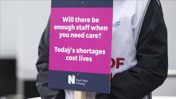 UK nurses reject 5.5% pay rise offer