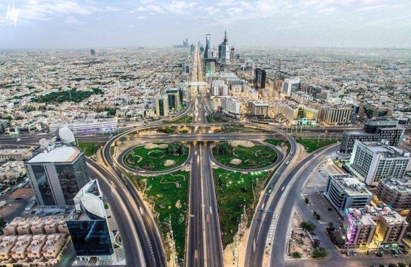 The Riyadh Region Mayoralty announced the signing of five contracts worth SR6 billion to improve the quality of roads in the capital city for a period of five years.
