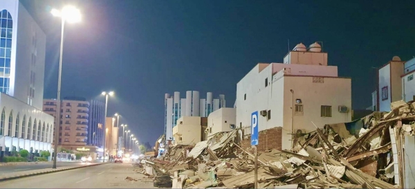 The Jeddah Mayoralty removed the encroachments of 19 commercial shops, with a total area exceeding 1,600 square meters on the Palestine Street.
