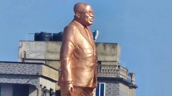 The photos of the statue have gone viral in Ghana