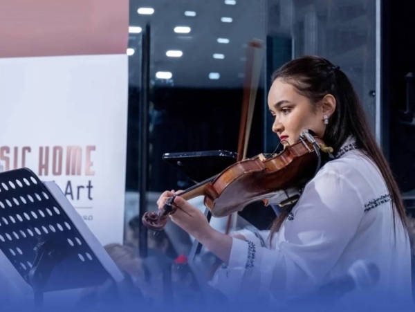 The programs and training courses available on MusicAI rely on the integration of direct education and self-learning, where students can communicate directly with trainers, or learn on their own and at their own pace.