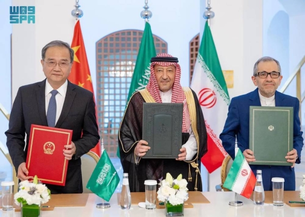 Saudi Deputy Minister of Foreign Affairs Eng. Walid Al-Kheraiji along with Chinese Deputy Minister of Foreign Affairs Deng Li and Iranian Deputy Minister of Foreign Affairs for Political Affairs Dr. Majid Takht-Ravanchi during the tripartite meeting in Riyadh on Tuesday.
