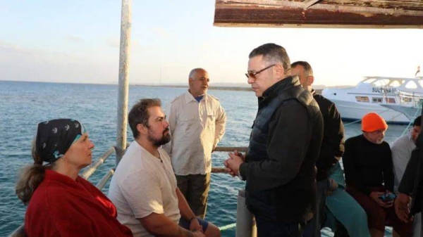 Red Sea Governor Maj-Gen Amr Hanafi visited survivors on Monday