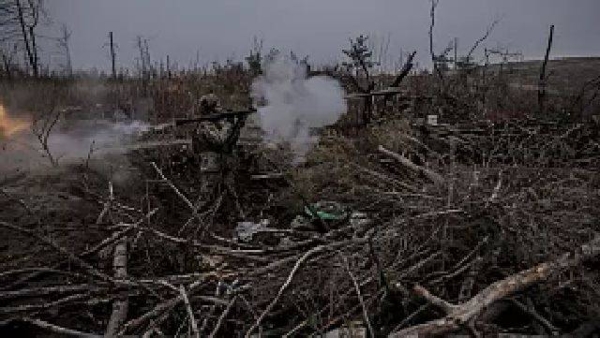 A serviceman of the 24th Mechanized Brigade improves his tactical skills at the training field in Do