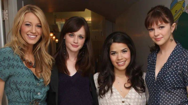 (L to R) Blake Lively, Alexis Bledel, America Ferrera and Amber Tamblyn