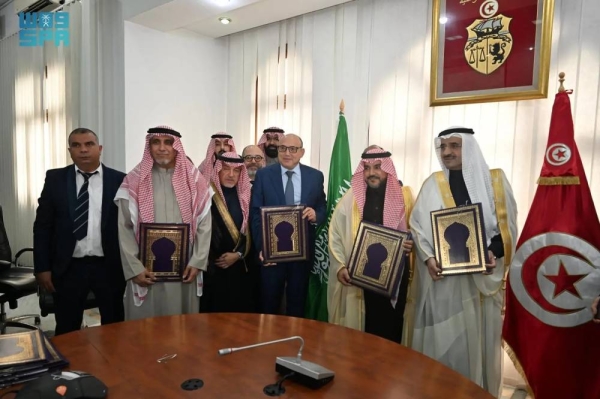 Tunisian Minister of Health Dr. Mustapha Ferjani, Saudi Ambassador to Tunisia Dr. Abdulaziz Al-Saqr, and SFD Director General of Arab Countries Operations Eng. Bandar Al-Obaid during the ceremony of signing contracts in Tunis on Friday.

