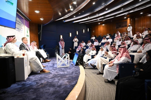 Governor of NDF highlights development strategies at King Abdulaziz University panel