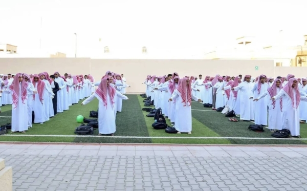 Saudi students are required to wear the traditional thobe along with a ghutra or shemagh.