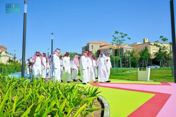 Jeddah Governor Prince Saud bin Abdullah and Mayor Saleh Al-Turki tour Hira Park and Walkway after their inauguration in Jeddah on Thursday.