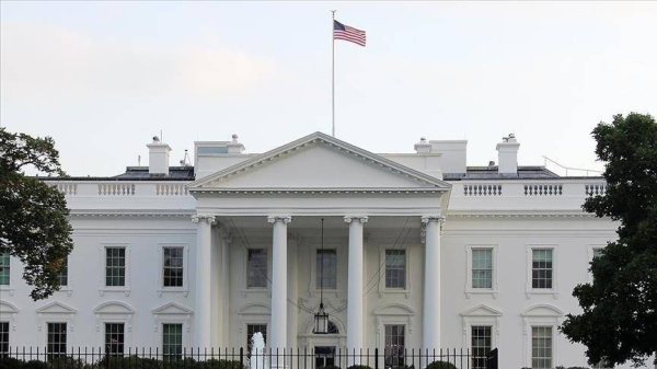 Armed man shot by Secret Service outside White House after brandishing firearm: Report