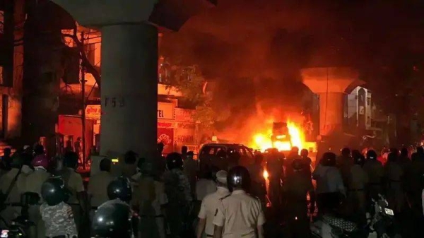 Violence erupted in central India's Nagpur city after groups demanded the removal of Mughal emperor Aurangzeb's tomb