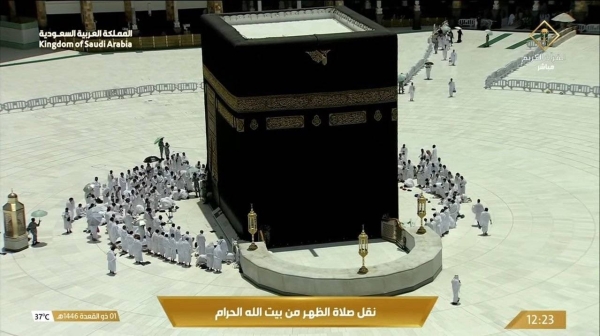The first batches of foreign Hajj pilgrims perform Dhuhr prayer at mataf of the Grand Mosque in Makkah on Tuesday, the first day of the annual Hajj season. 
