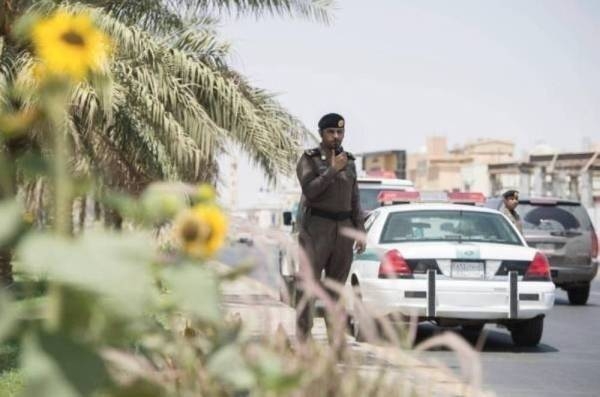 The total number of people, who were arrested while trying to cross the border into the Kingdom accounted for 1,109, including 35 percent Yemeni nationals and 62 percent Ethiopian nationals.
