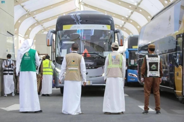 Deployed across more than 20 locations, the Transport General Authority teams are operating around the clock to assist pilgrims arriving in Makkah and Madinah.
