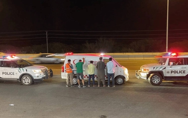 Security forces apprehended an Indian national who used an ambulance to transport three residents and one visa violator, all of whom lacked Hajj permits.