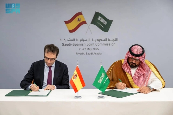Saudi Minister of Economy and Planning Faisal Alibrahim and Spanish Minister of Economy, Trade, and Business Carlos Cuerpo Caballero sign a memorandum of understanding in Riyadh on Wednesday.