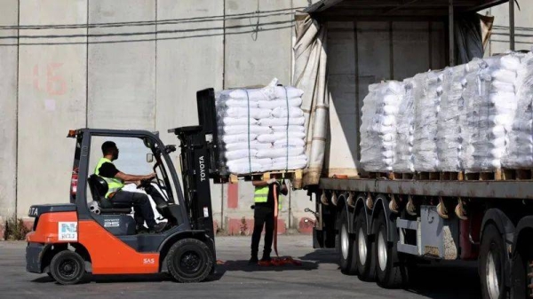 More aid lorries entered Gaza through the Israeli-controlled Kerem Shalom crossing on Thursday