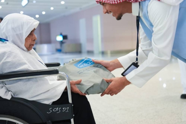 Saudi Arabia receives 891,000 pilgrims for Hajj as authorities warn against visit visa violations