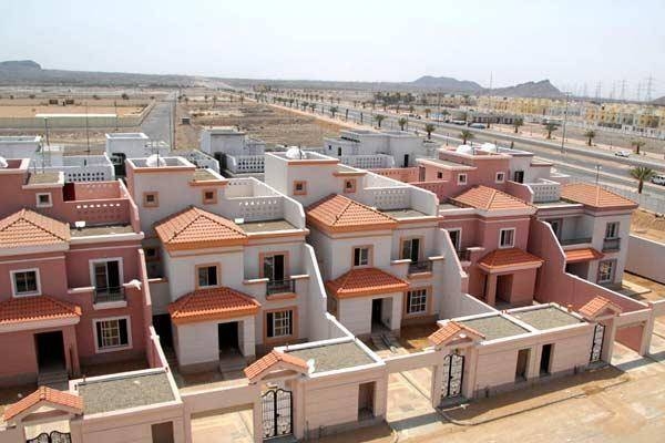 The percentage of housing occupied by Saudi families reached 50.6 percent of the total housing occupied by families, while the average size of the Saudi family reached 4.9 individuals.