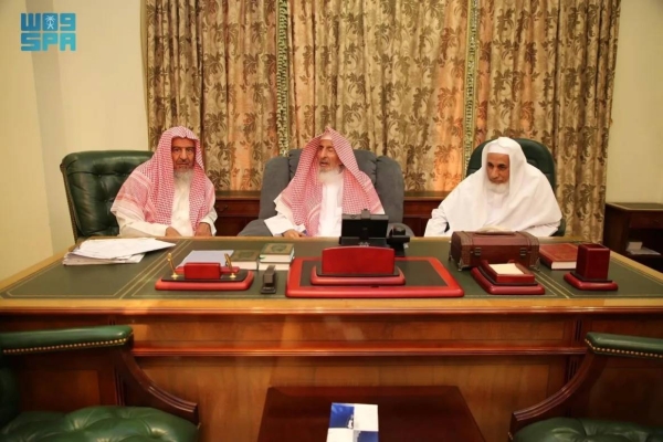 Grand Mufti of Saudi Arabia Sheikh Abdulaziz Al-Sheikh during a meeting at the headquarters of the General Presidency of Scientific Research and Ifta in Makkah.  