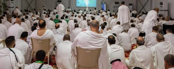 Most pilgrims remained inside their camps in Arafat until 4 p.m., in line with the directives of the Ministry of Hajj and Umrah.