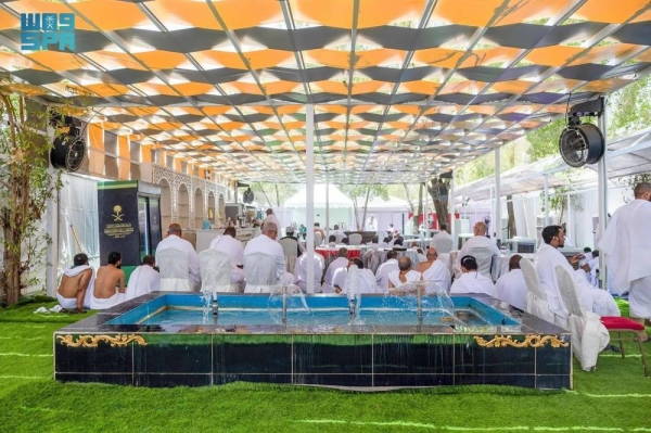 Several guests of the Custodian of the Two Holy Mosques' Program for Hajj, Umrah, and Visit expressed their heartfelt emotions as they stood on the plains of Arafat.

