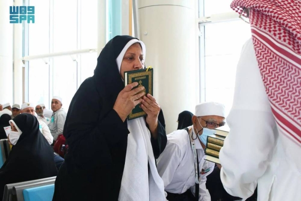 The first group of Iranian pilgrims departed Saudi Arabia via Jadidat Arar border crossing on Sunday.

